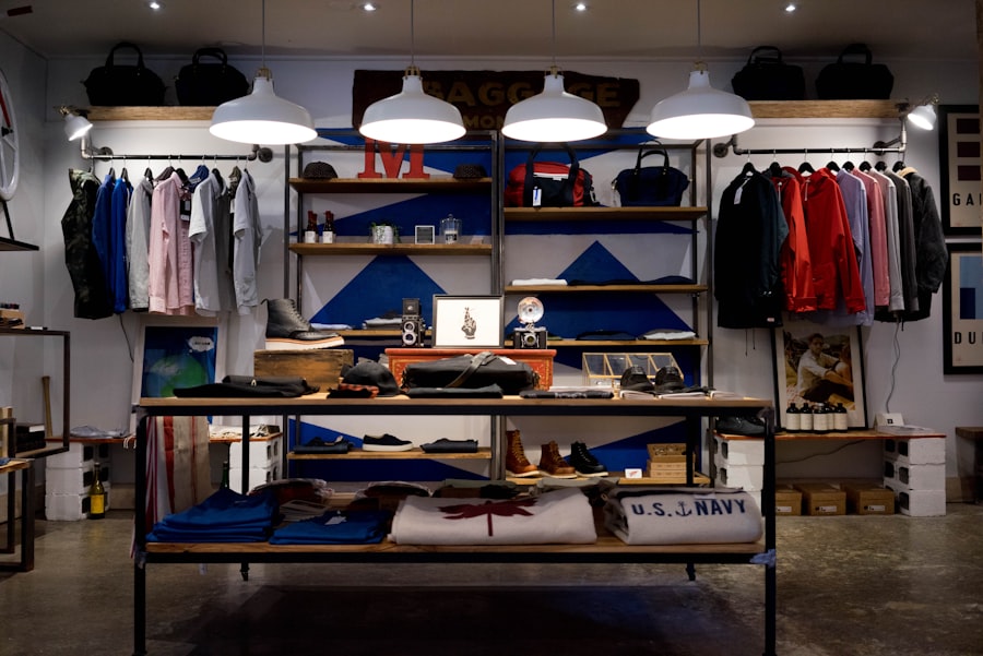 Retail shopping store